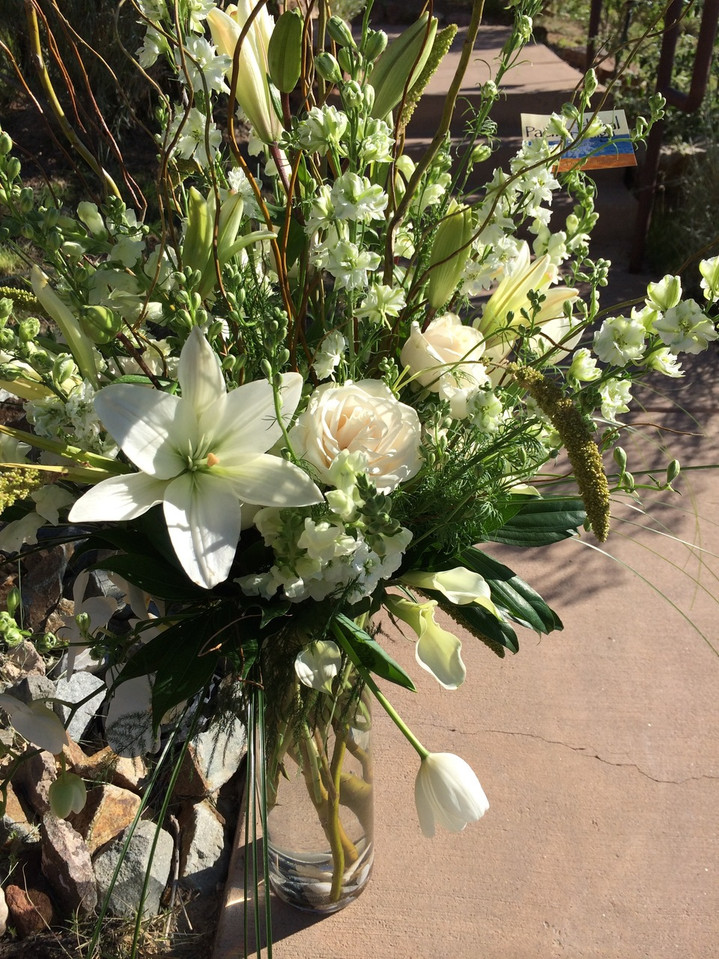 Extra large premium arrangement -  Tell us what colors at checkout!